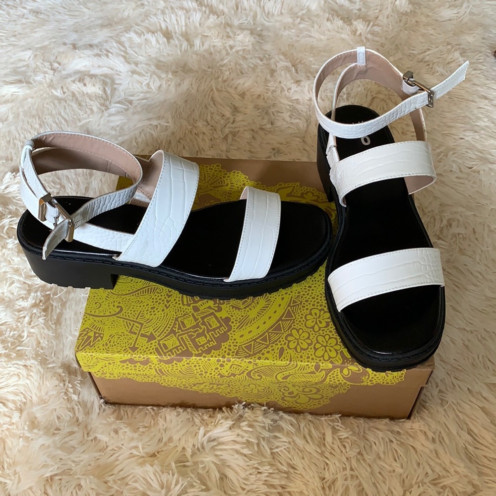 💚Lug sole gladiator sandals